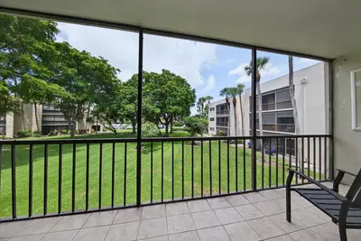 5190 LAS VERDES Circle 214, Delray Beach – sold