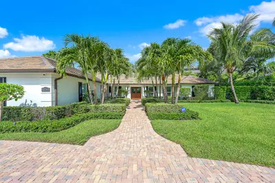 11785 Lake Shore Place, North Palm Beach – Single Family Residence for sale