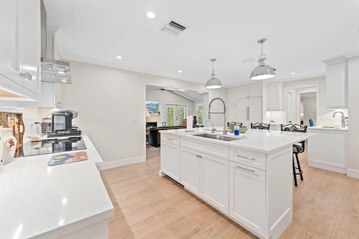 11785 Lake Shore Pl-7 at 11785 Lake Shore Place, North Palm Beach