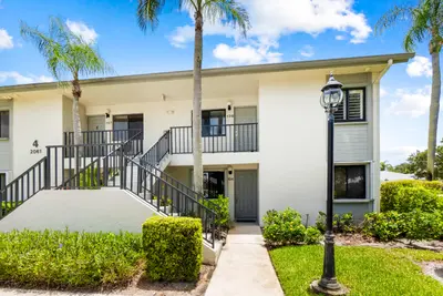 2061 NW 21ST Terrace 108, Stuart – Condominium for rent