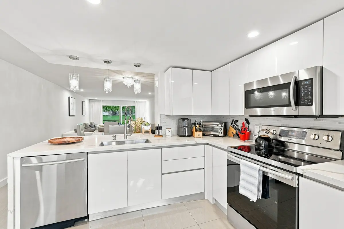 Kitch3 at 2405 Antigua Circle L1, Coconut Creek