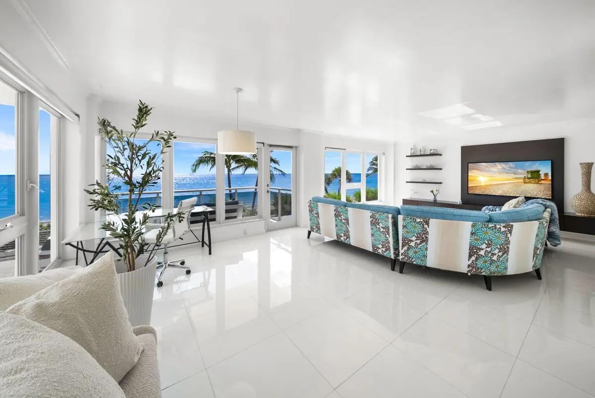 Great Room at 2066 N OCEAN Boulevard 2NE, Boca Raton