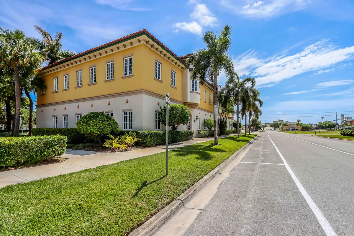 600 citrus 8 at 600 Citrus Avenue, Fort Pierce