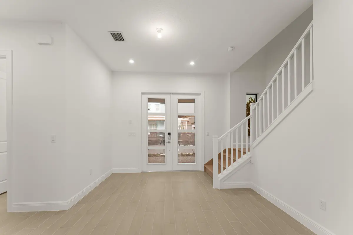 US_SEF_BALLADE_LOT 208_FOYER at 691 SW Backus Lane, Palm City