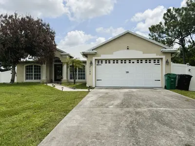 2133 SW LARCHMONT Lane, Port St. Lucie – Single Family Residence for sale