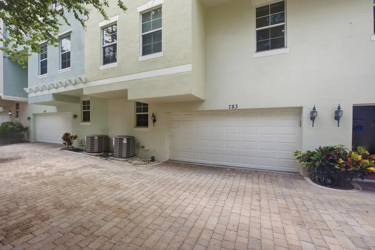 47_027__jjl1836 at 783 N Street, West Palm Beach