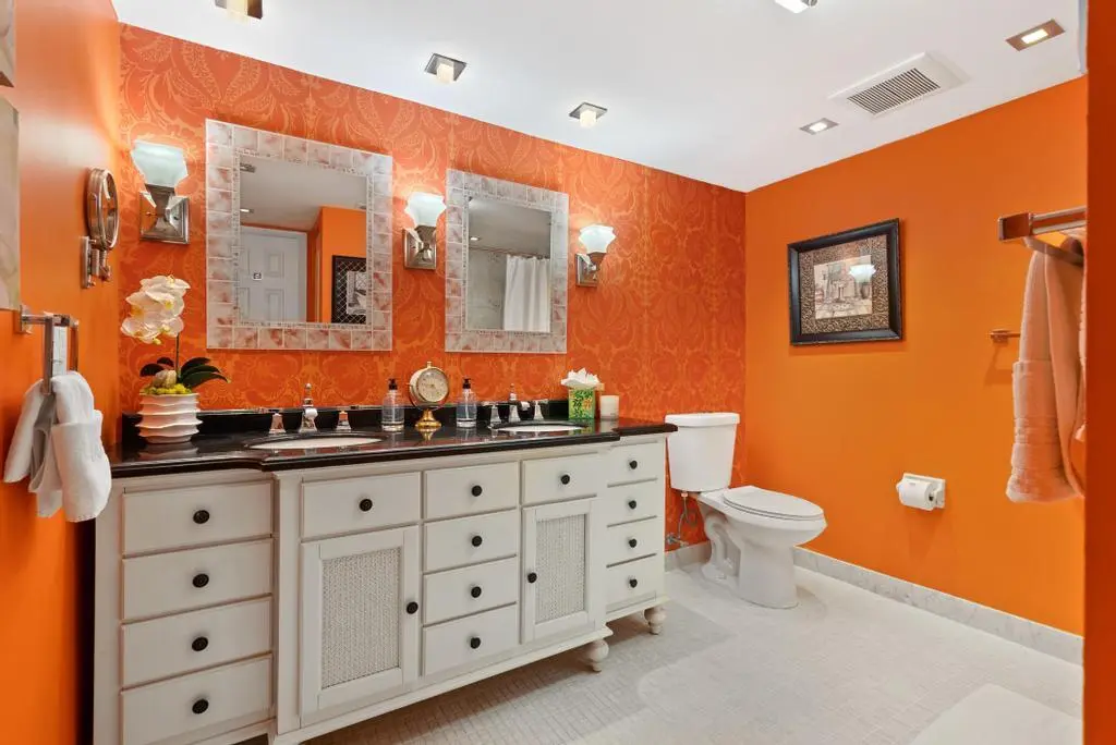 primary bath at 3210 SE 10th Street 4a, Pompano Beach
