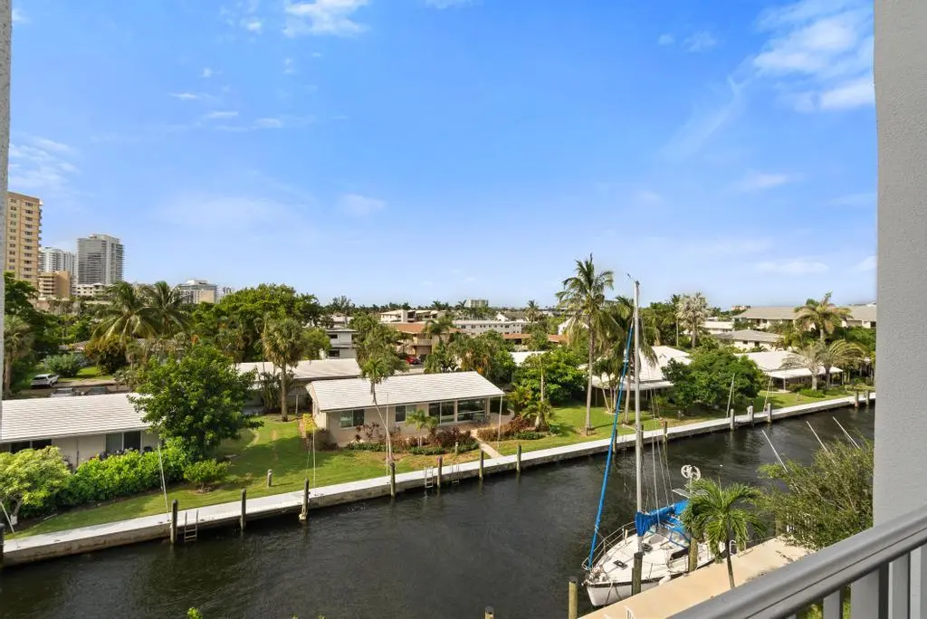 DSC08043 at 3210 SE 10th Street 4a, Pompano Beach