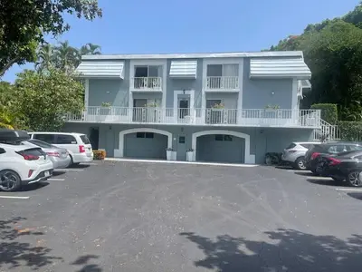 422 SW 9TH Street 6, Boca Raton – Apartment for rent
