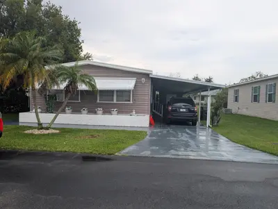 32 Manor Drive, Fort Pierce – Manufactured Home for sale