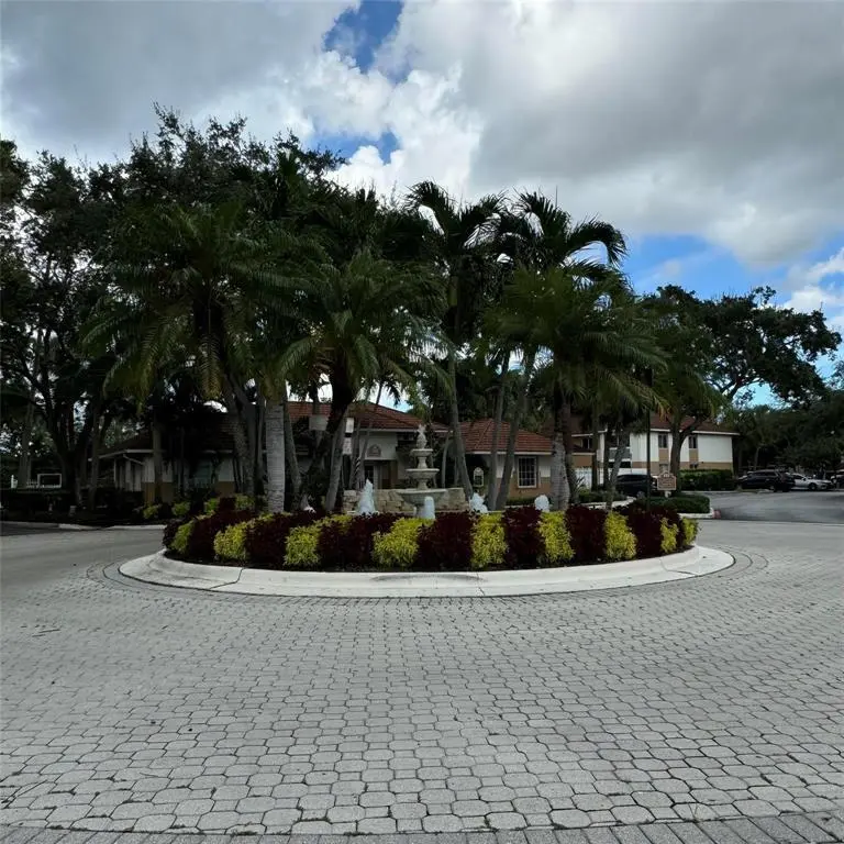 712 NW 92nd Avenue, Plantation, FL – photo 2