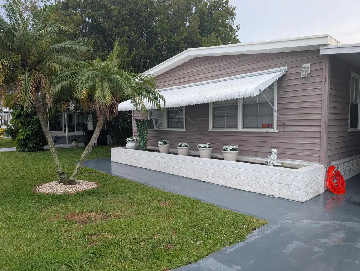 PXL_20260730_174550305.MP at 32 Manor Drive, Fort Pierce