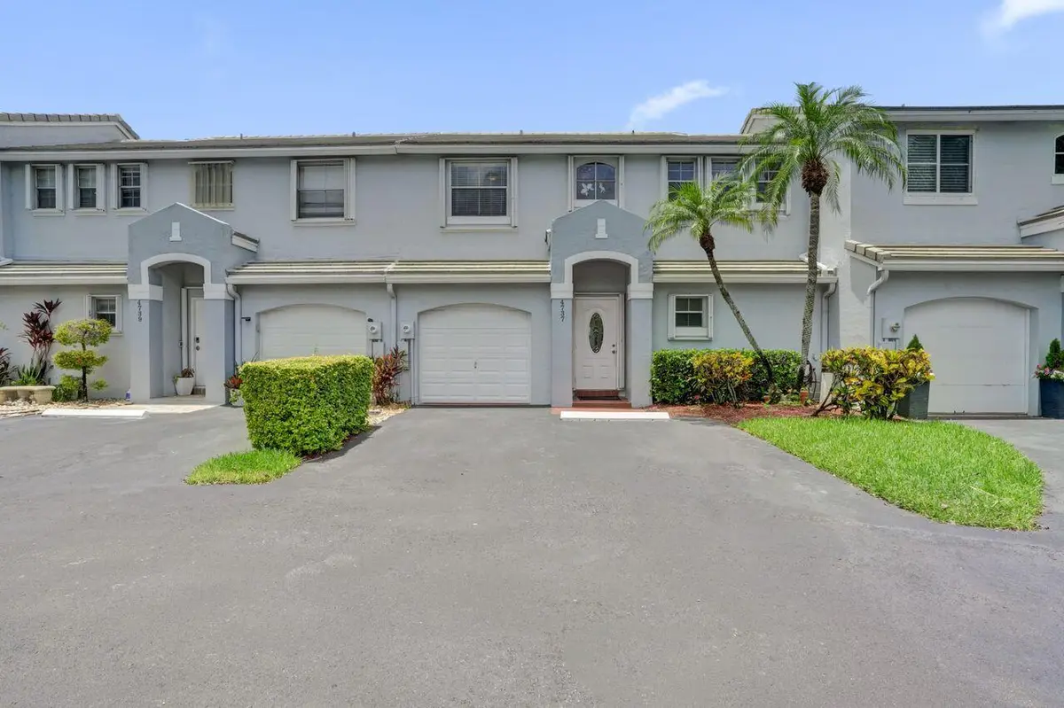 DSC00256 at 4737 Grapevine Way, Davie