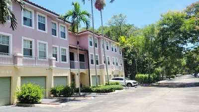 6920 W Sample Road, Coral Springs – Townhouse for sale