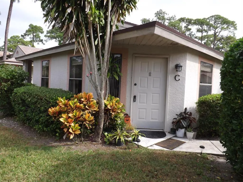 Photo 1 at 2825 Stoneway Lane 2825, Fort Pierce