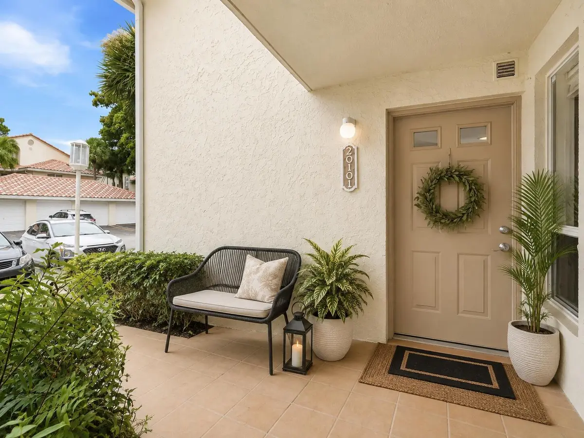 Entrance at 20101 Glenmoor Drive, West Palm Beach