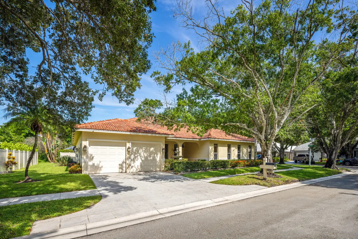 Front side angle at 18951 Painted Leaf Court, Jupiter