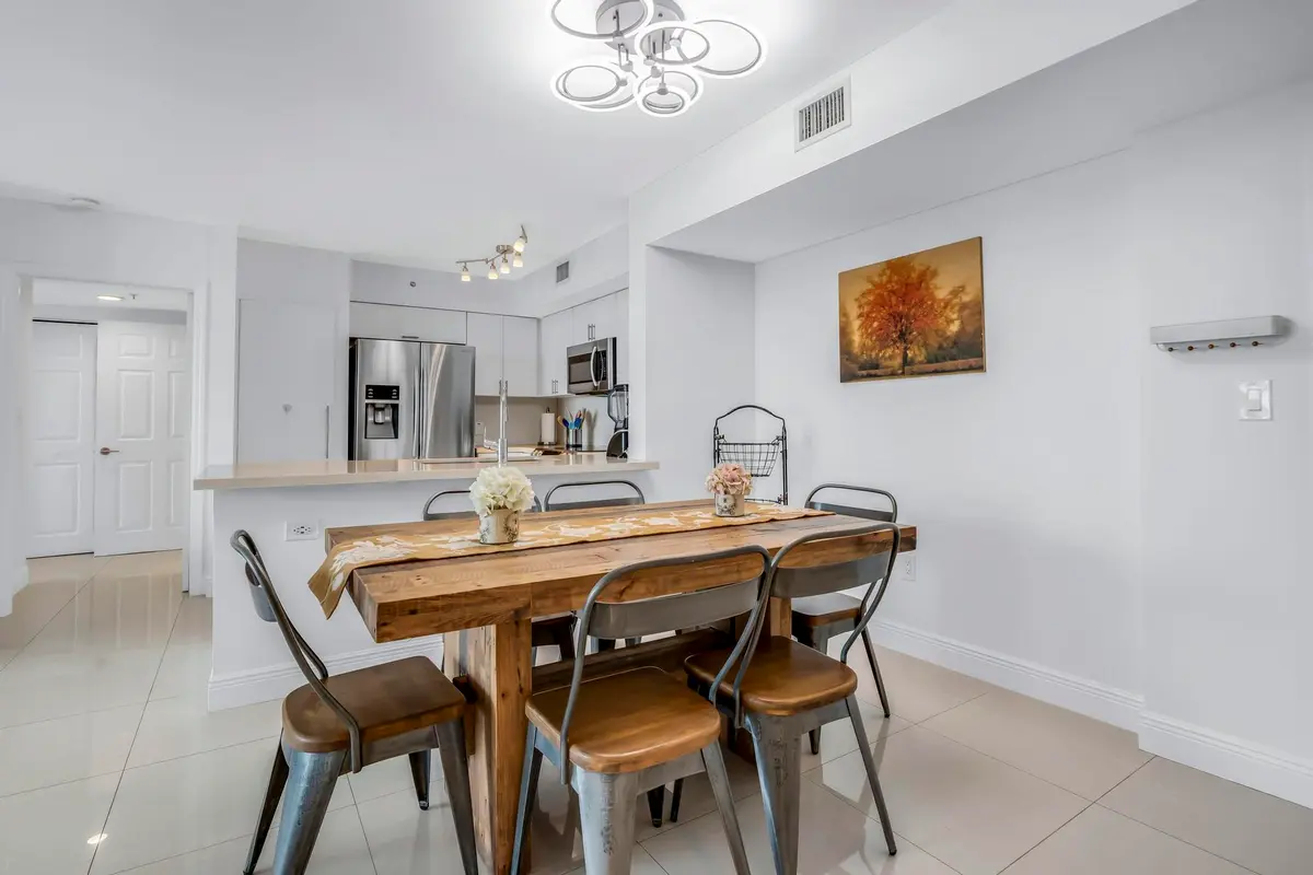 1155 BRICKELL BAY Drive 2509, Miami, FL – photo 6