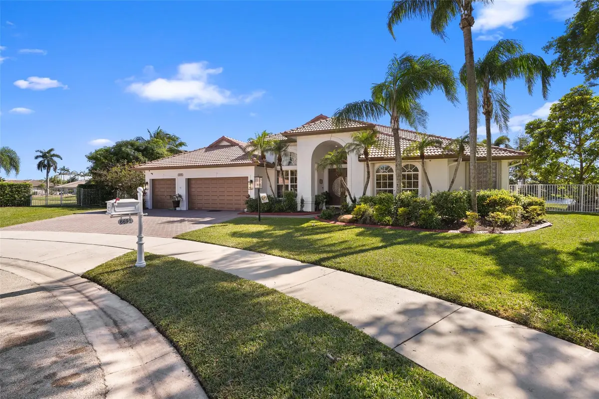 Photo 2 at 6691 Segovia Way, Pembroke Pines
