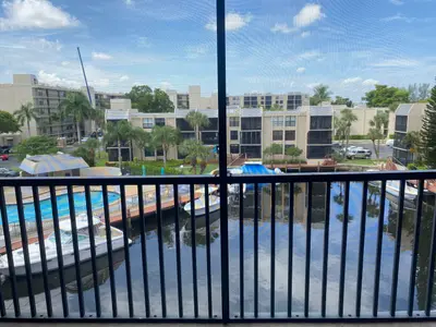 9 Royal Palm Way 403, Boca Raton – Condominium for rent