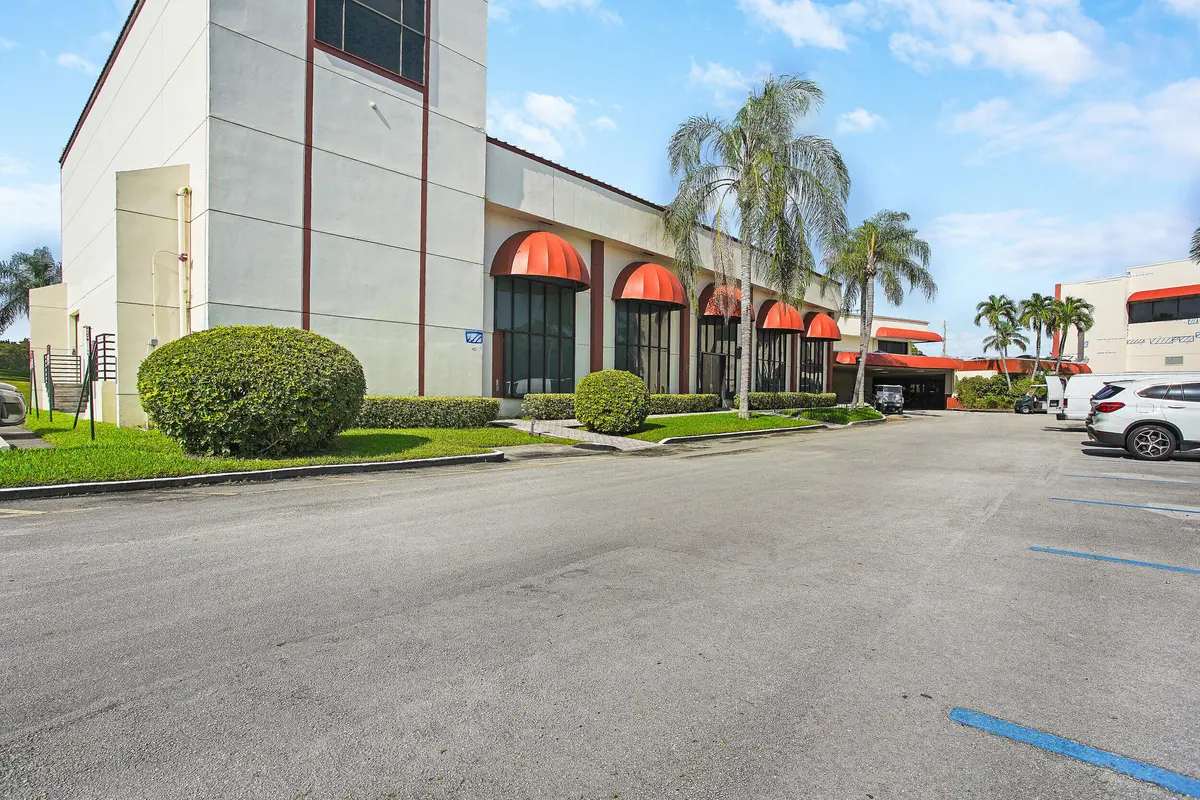 211 S Hollybrook Drive 107, Pembroke Pines, FL – photo 8