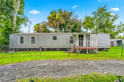 5133 MELISSA Lane, Fort Pierce – Mobile Home for sale