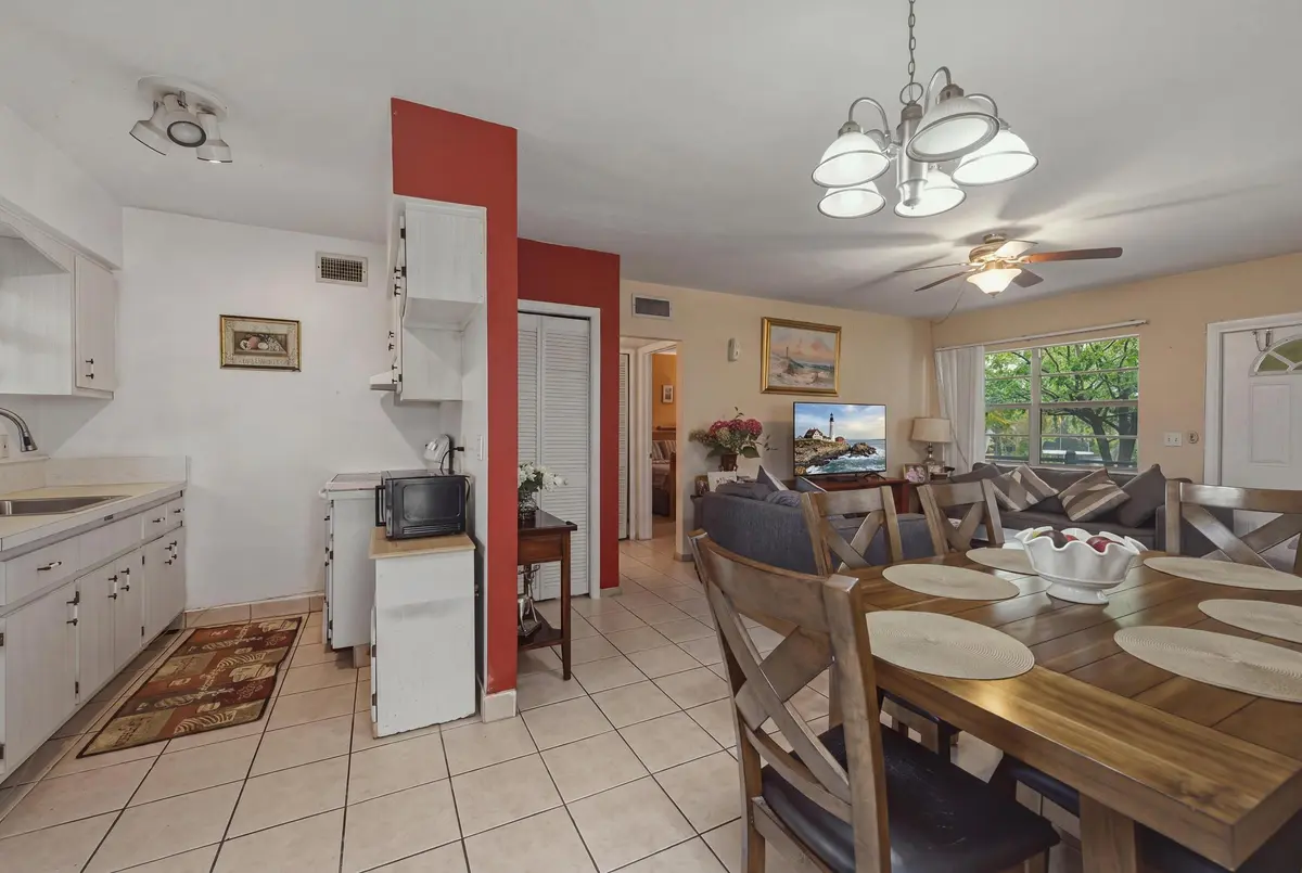 photo_reedit_38a3bd47 at 500 SW 15TH Street 107, Pompano Beach