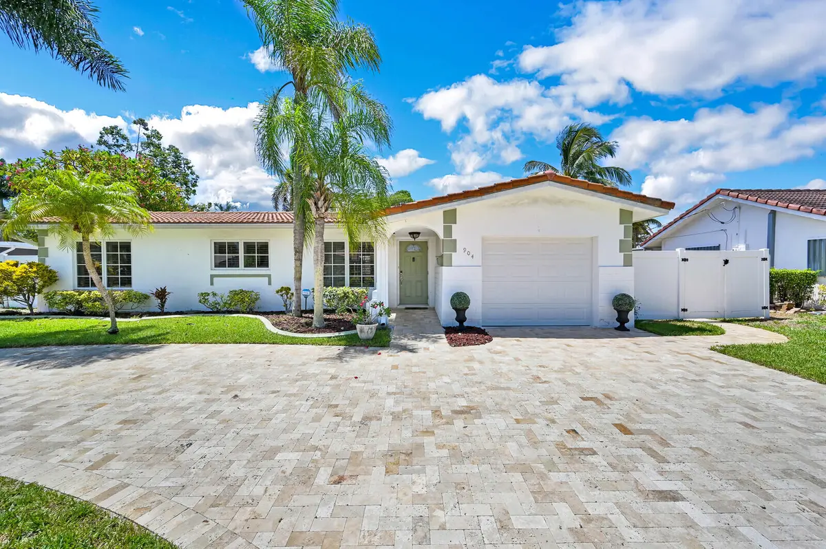 04_Image_4_mls at 904 SE 12th Street, Deerfield Beach