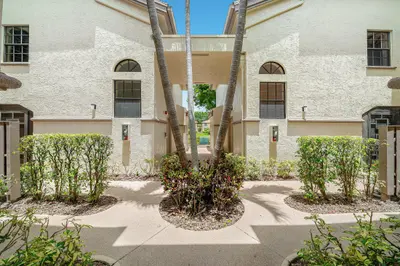 5115 Europa Drive L, Boynton Beach – sold