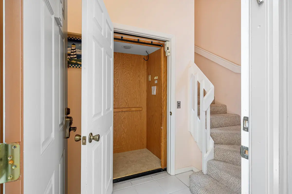 Private Elevator at 5115 Europa Drive L, Boynton Beach