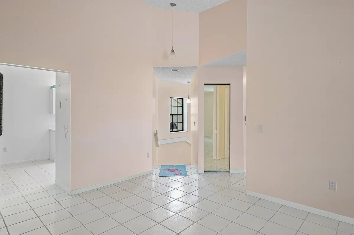 Upper Level at 5115 Europa Drive L, Boynton Beach