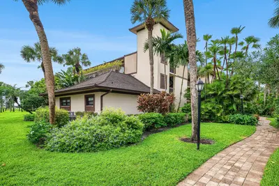 13388 POLO Road 0201, Wellington – sold