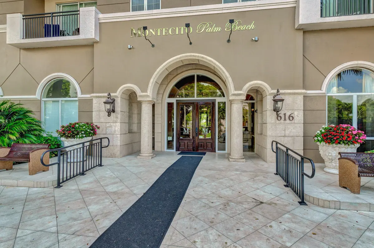 Building Entrance at 616 CLEARWATER PARK Road 602, West Palm Beach