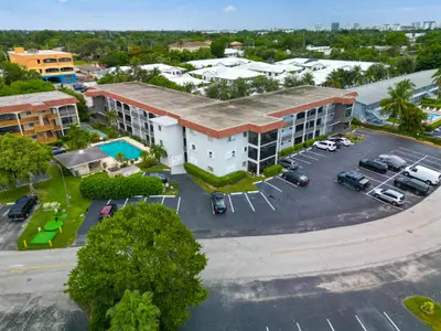 651 PINE Drive 201, Pompano Beach – Stock Cooperative for sale
