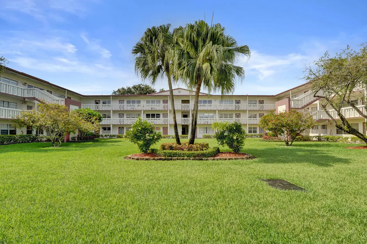 Front of Building at 566 FANSHAW, Boca Raton