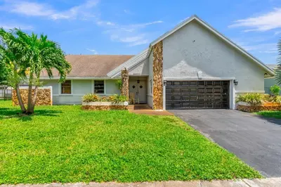 7461 NW 35th Street, Lauderhill – sold