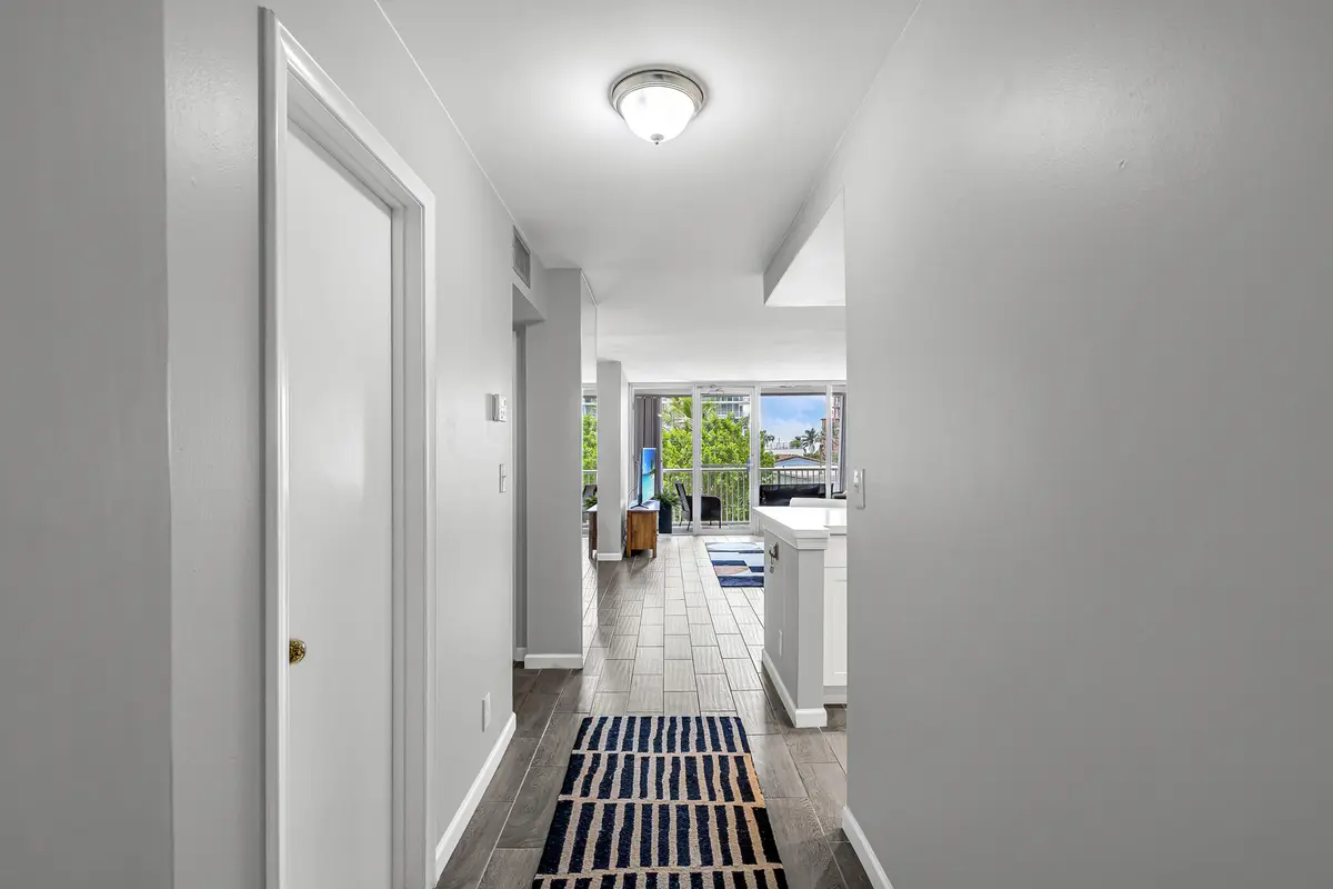 BF-4 at 2200 NE 33RD Avenue 3E, Fort Lauderdale