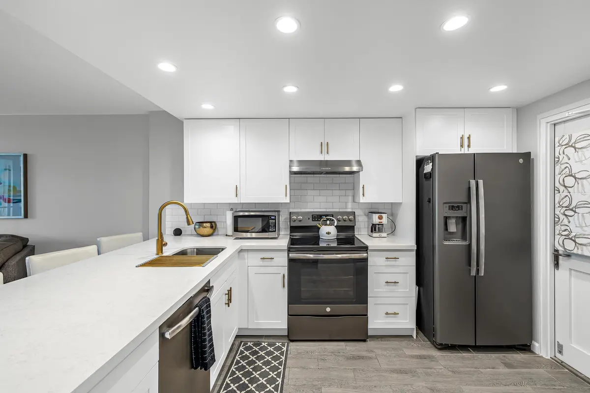 BF-11 at 2200 NE 33RD Avenue 3E, Fort Lauderdale
