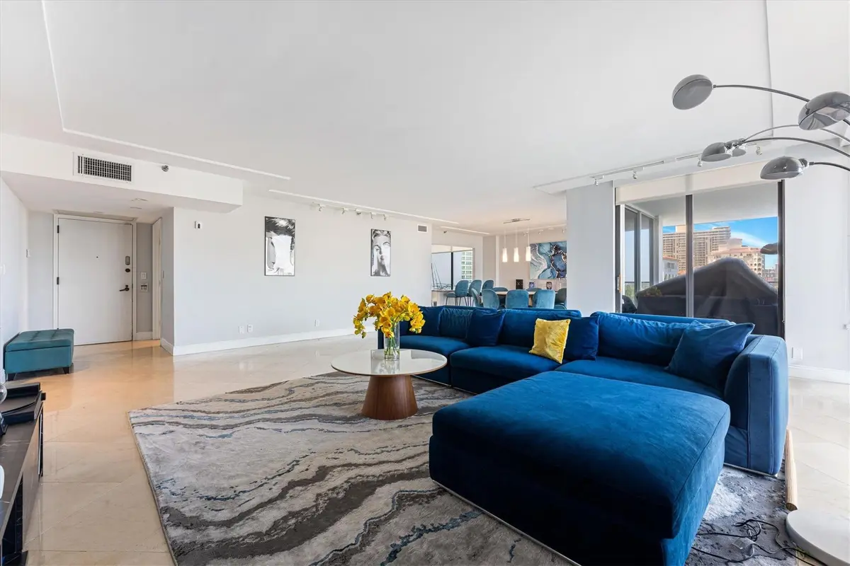Photo 6 at 19707 Turnberry Way 9J, Aventura
