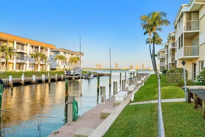 111 Doolen Court 110, North Palm Beach – Stock Cooperative for sale