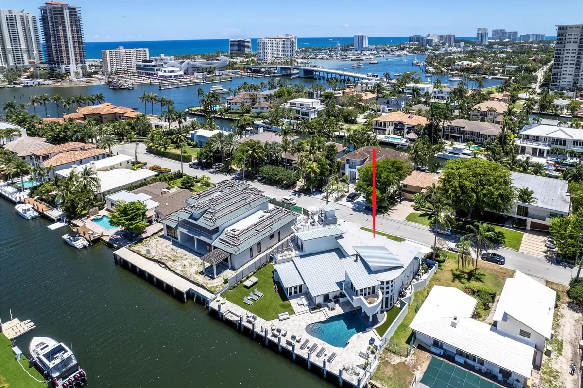 Photo 2 at 2523 Castilla Isle, Fort Lauderdale