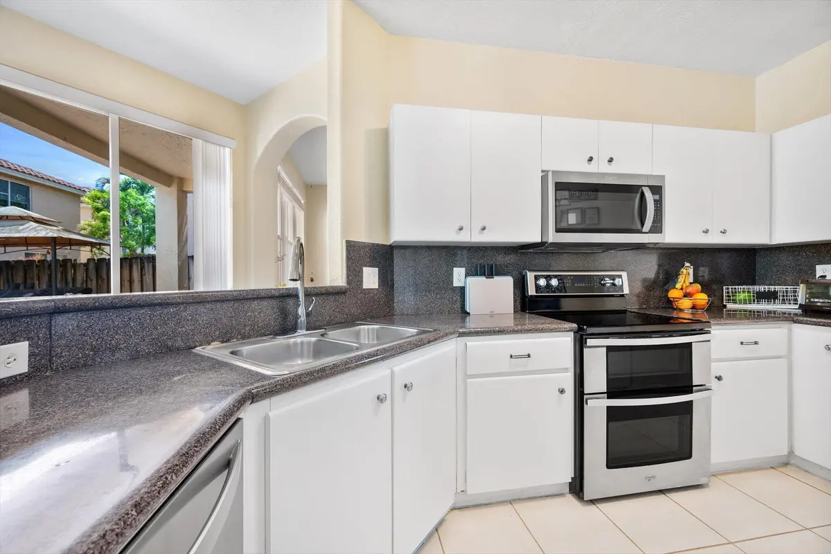 15-16951 SW 34th St_015 at 16951 SW 34th Street, Miramar