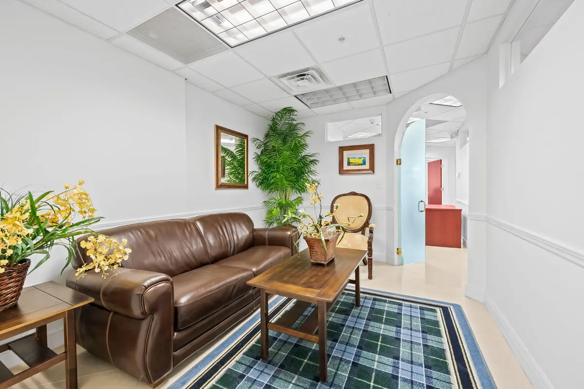 14-web-or-mls-DSC_3341 at 3020 NE 32nd Avenue, Fort Lauderdale