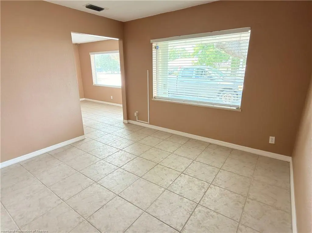2914a5 at 2920 KENILWORTH Boulevard A, Sebring