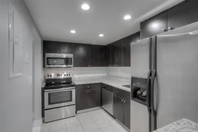 303 RACQUET CLUB Road 312, Weston – Condominium for rent