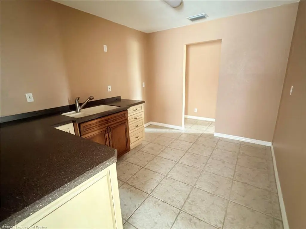 2914a a8 at 2914-a Kenilworth Boulevard A, Sebring