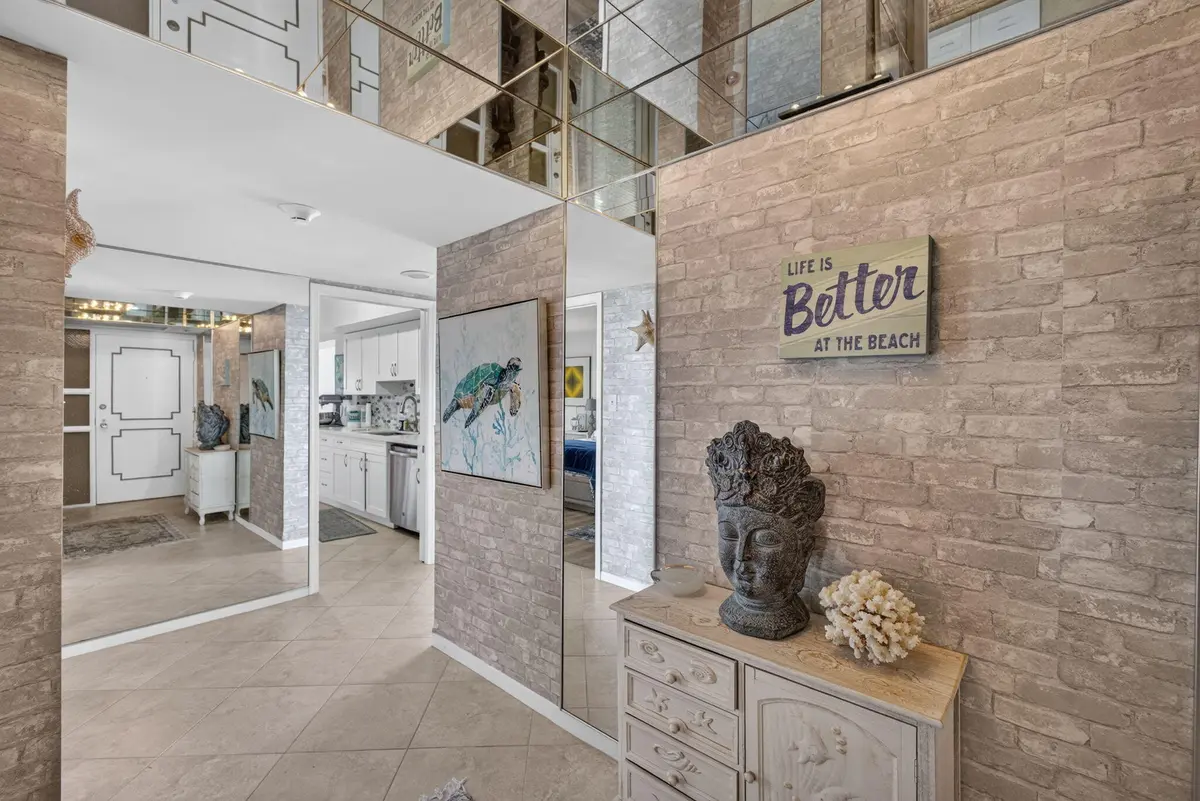 2-web-or-mls-5D1A3662 at 5380 N Ocean Drive 2e, Riviera Beach