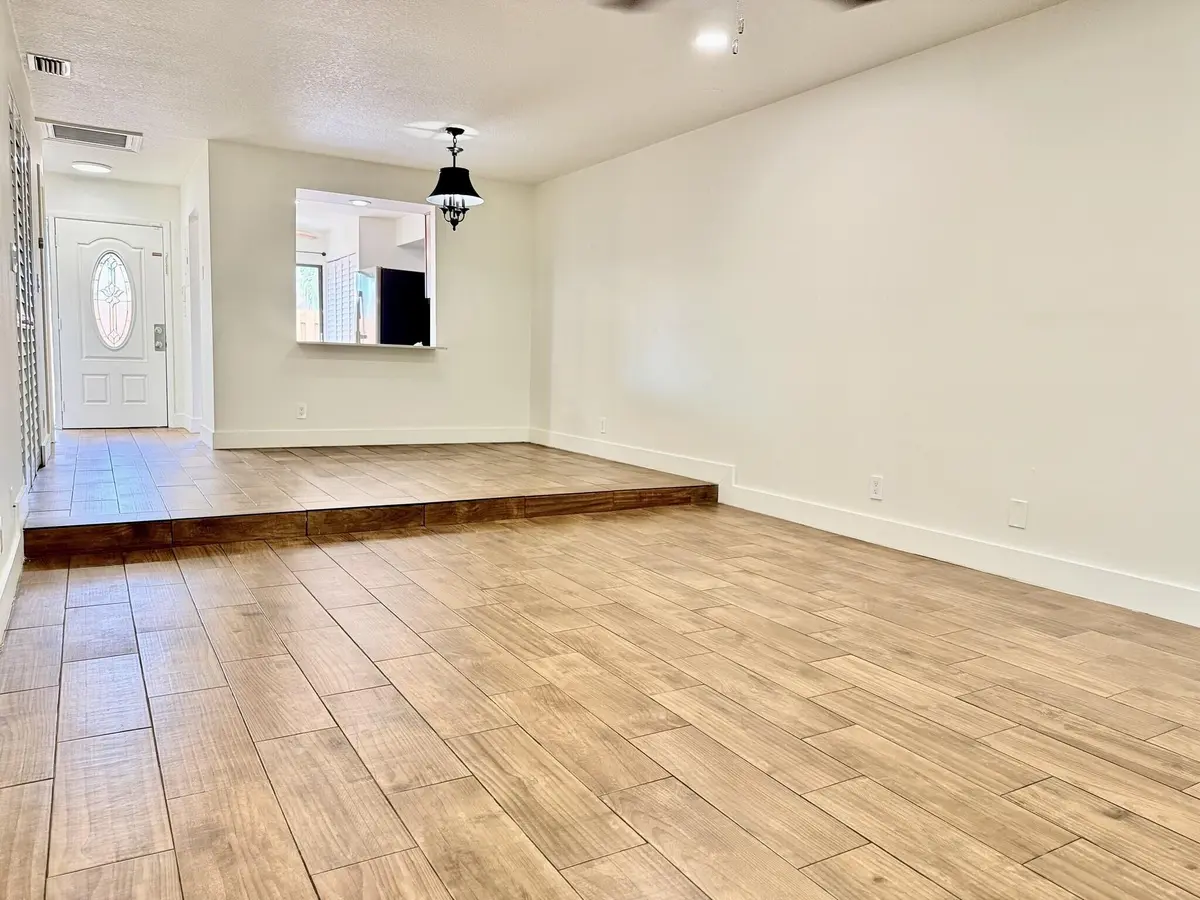 Photo 5 at 3948 NW 77TH Avenue 3948, Davie