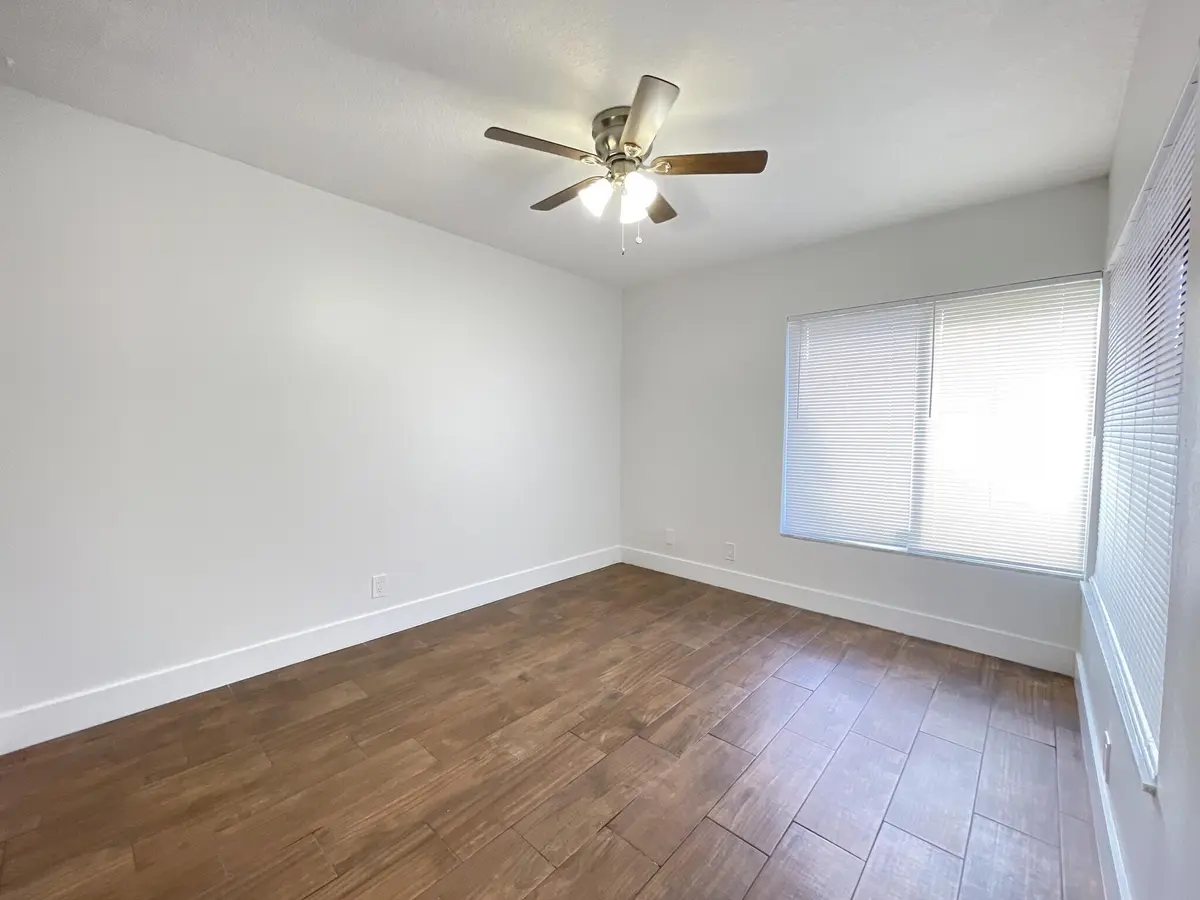 Photo 6 at 3948 NW 77TH Avenue 3948, Davie