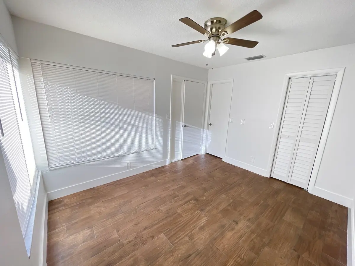 Photo 7 at 3948 NW 77TH Avenue 3948, Davie